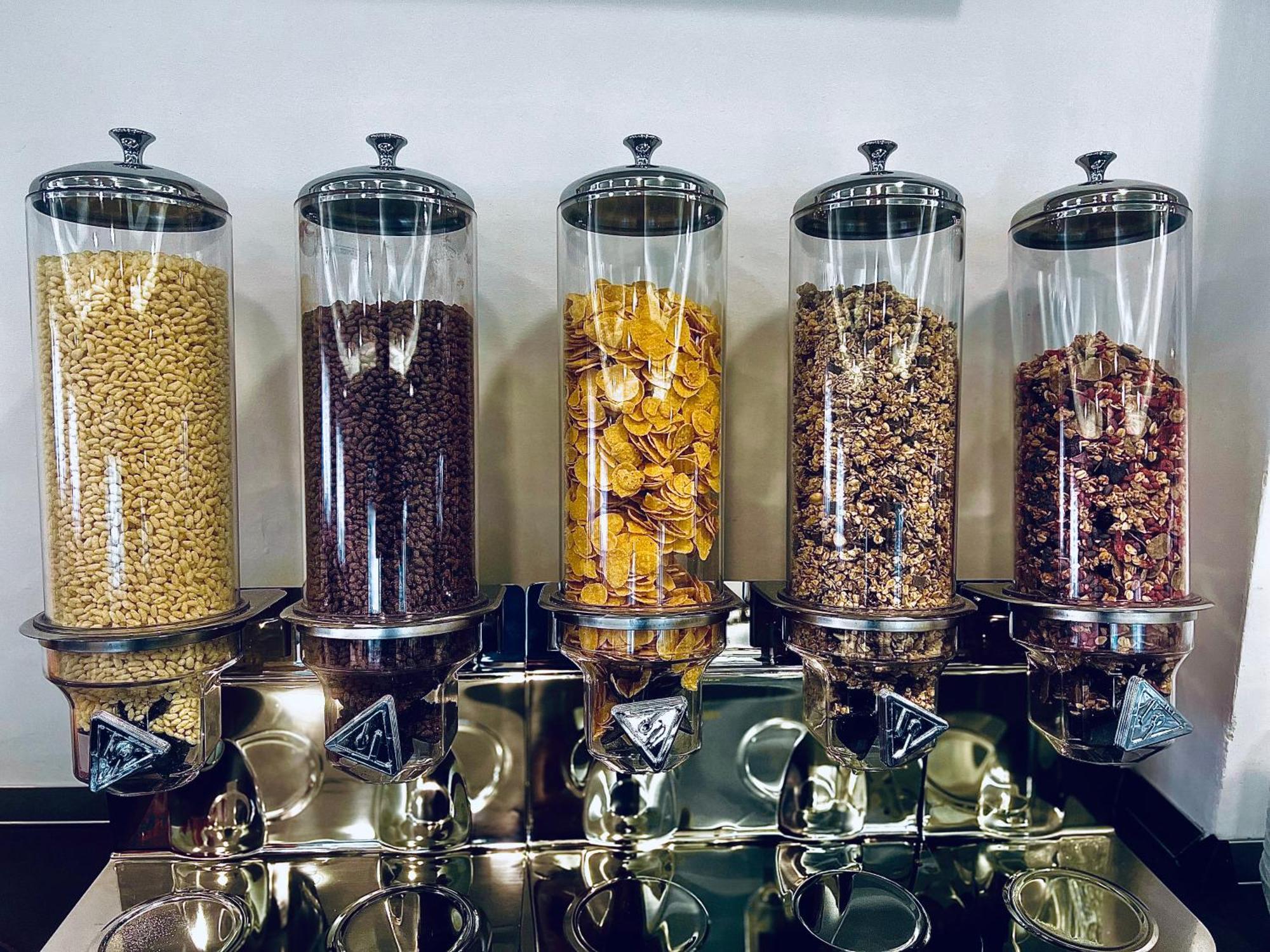 游唱诗人酒店 利多迪迪耶索洛 外观 照片